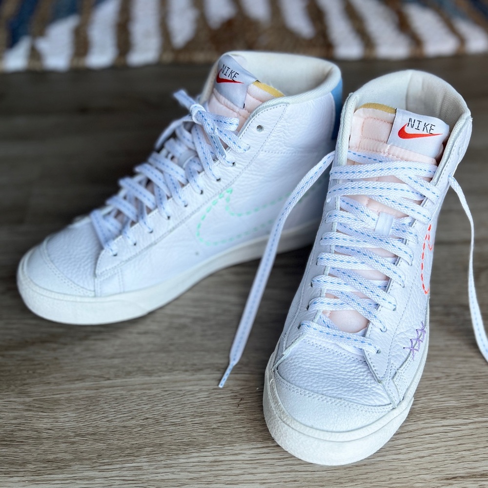 Women’s Nike Blazer Mid 77, Leather Sneakers with Colorful Stitches *EUC* - Picture 3 of 13